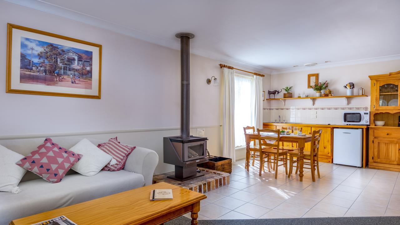 Honeysuckle Cottages Stanthorpe Buitenkant foto